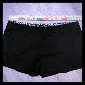 Volcom size 7 black dressy short shorts